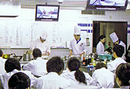 総合調理実習室 画像